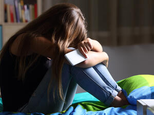هل تساهم وسائل التواصل الاجتماعي في اكتئاب المراهقين ؟