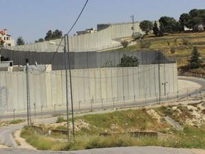 جدار الفصل يمتد على مسافة 950 كيلومتر