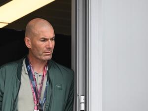 French football coach and former player Zinedine Zidane watches from a balcony the Monaco Formula 1 Grand Prix at the Monaco street circuit in Monaco, on May 29, 2022. (Photo by CHRISTIAN BRUNA / POOL / AFP) French football coach and former player Zinedine Zidane watches from a balcony the Monaco Formula 1 Grand Prix at the Monaco street circuit in Monaco, on May 29, 2022. (Photo by CHRISTIAN BRUNA / POOL / AFP)