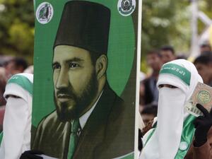  أسقط المجلس عضوية أكثر من عشرة أعضاء بارزين آخرين منهم حلمي الجزار، ومحمد جمال حشمت.