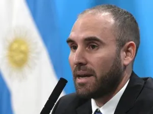 وزير الاقتصاد الأرجنتيني المستقيل مارتن غوزمان