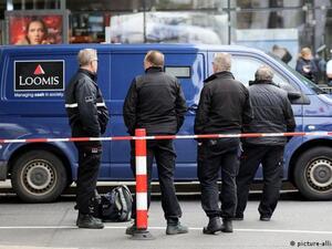 مسلحون يهاجمون بالرصاص سيارة نقل أموال بألمانيا