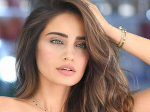 إيميه الصياح تتألق بفستان أحمر من توقيع المبدع جورج حبيقة