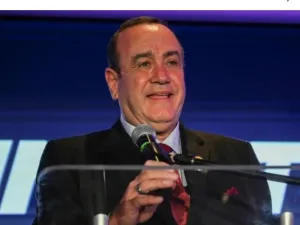 الرئيس الغواتيمالي أليخاندرو جياماتي