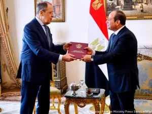 جولة في وقت حساس للوزير الروسي الى افريقيا