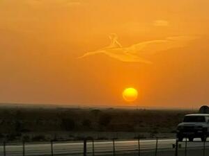 صورة طفل يحلق على ظهر غيمة يشعل مواقع التواصل