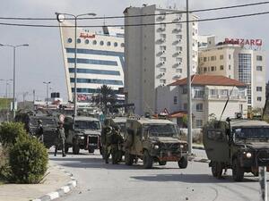 Israeli troops storm Ramallah 