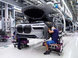 Electrifying Luxury: Production Launch of the New BMW 7 Series in Dingolfing   