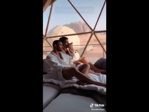 فيلم وادي رم الإباحي يعيد انتشار فيديو المثليين عبر تيك توك