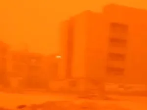 العاصفة مونسون 