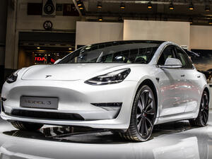 دبي تضيف "تسلا 3" إلى أسطول "تاكسي دبي"