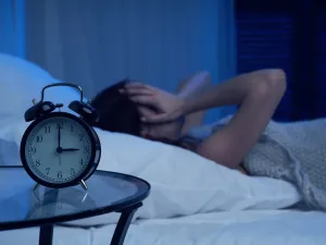 كل ما تحتاج لمعرفته حول الأرق والحزن