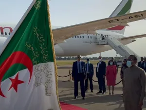 استقبال رئيس الوزراء أيمن بن عبد الرحمن، نظيرَه الإثيوبي بمطار هواري بومدين.