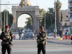 وقع الانفجار وسط جهود البعثة الدبلوماسية الأسترالية للتوسط بين رجل الدين الشيعي المؤثر مقتدى الصدر وفصيل مدعوم من إيران