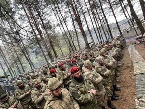 هؤلاء العسكريون من القوات الخاصة... ينضم جزء منهم إلى تنظيم داعش ويقاتلون في العراق وسوريا