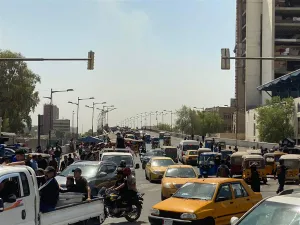 مؤيدو الصدر ينسحبون من مقار الاعتصامات
