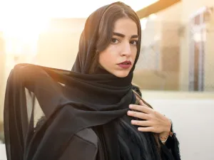 تفسير حلم امراة ترتدي عباءة سوداء