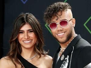 ميا خليفة وجاي كورتيز (المصدر: (أرتورو هولمز / Getty Images)