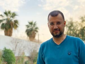 من هو ريناس علي