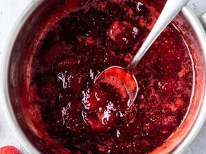 وصفة كومبوت الفراولة اللذيذة في 5 دقائق