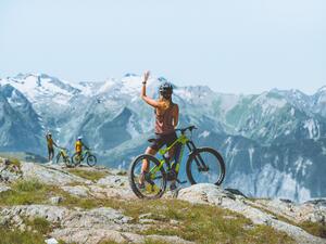 دناتا للسفريات تعزز شراكتها مع "كلوب ميد" لتقديم عطلات شاملة