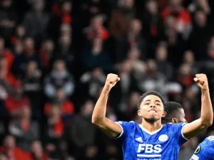 Leicester City’s French defender Wesley Fofana celebrates after scoring a goal during the UEFA Europa Conference League round of 16 second leg football match between Rennes and Leicester City at the Roazhon Park stadium in Rennes, on March 17, 2022. (Photo by DAMIEN MEYER / AFP)