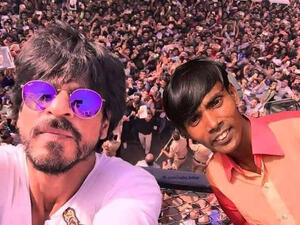 هيرو ألوم رفقة النجم شاه روخ خان 