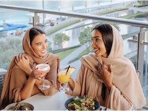 عروض يوم المرأة الإماراتية