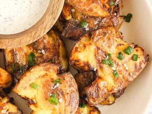 البطاطا المهروسة المقرمشة في المقلاة الهوائية