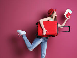 7 Travel Apps That Will Help You Save Money