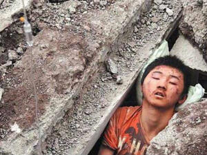 وبلغت حصيلة ضحايا الزلزال حتى الان 55 قتيلا، بحسب ما أعلنت وسيلة إعلام رسمية.