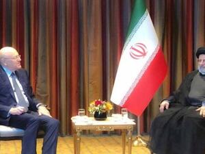 غياب علم لبنان عن لقاء رئيسي وميقاتي 