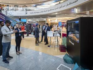 مايكروسوفت تعرض نظارتها الجديدة للواقع المختلط في "ملتقى دبي للميتافيرس"