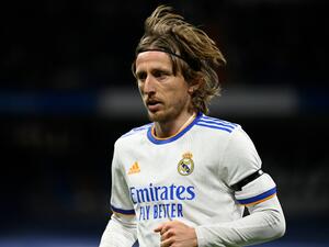 هل يغيب مودريتش عن الكلاسيكو أمام برشلونة بسبب الإصابة؟ 