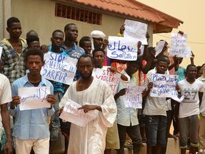 Migrants seek to escape Africa 