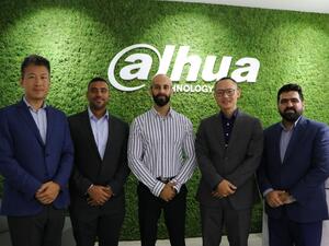 Ooredoo في زيارة إلى مركز داهوا دبي للابتكار لاستكشاف إمكانات إنترنت الأشياء وتقنية المعلومات والاتصالات