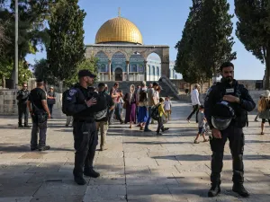 مستوطنون في باحات المسجد الأقصى