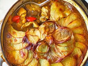 طاجن الدجاج بالبطاطا والباذنجان 