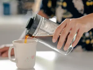 طبيب البوابة: هل شرب القهوة يجعلك تذهب إلى الحمام؟