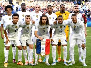 France's players pose prior to the UEFA Nations League - League A Group 1 football match between France and Croatia at the Stade de France in Saint-Denis, on the outskirts of Paris, on June 13, 2022. (Photo by FRANCK FIFE / AFP)