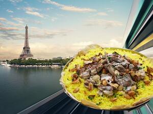 سدر منسف أمام برج ايفل