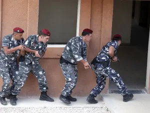 عناصر من الأمن اللبناني