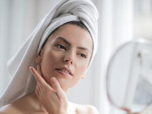 جميلة البوابة: العلاجات المنزلية لتقليل البقع الداكنة 