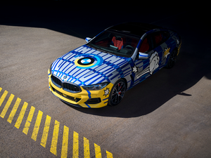 The BMW 8 X Jeff Koons Are Now on Display at Abu Dhabi Motors