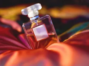 تفسير حلم العطر في المنام
