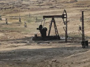 حقل العمر النفطي
