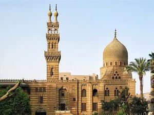 مسجد السيدة عائشة في القاهرة