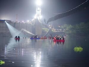 India bridge collapse 