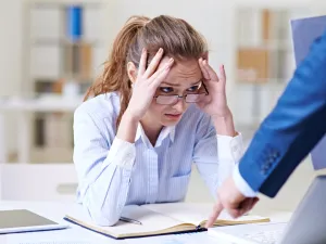 5 نصائح للتعامل مع مديرك العدواني صعب المزاج