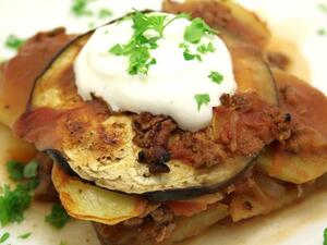 أطباق قليلة الدسم: المسقعة اليونانية 